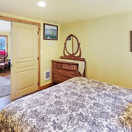 Obstruction Pass Cottage Olga Exterior foto