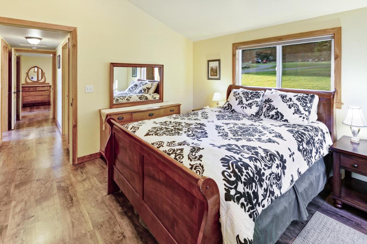 Obstruction Pass Cottage Olga Exterior foto