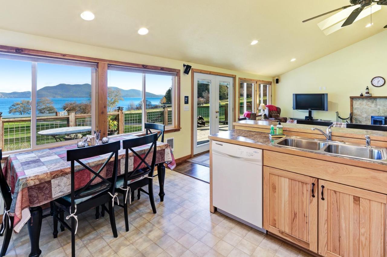 Obstruction Pass Cottage Olga Exterior foto